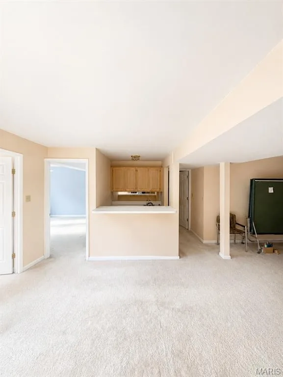 wet bar in the downstairs living room — 1605 Ridge Bend Drive, Glencoe, MO 63038