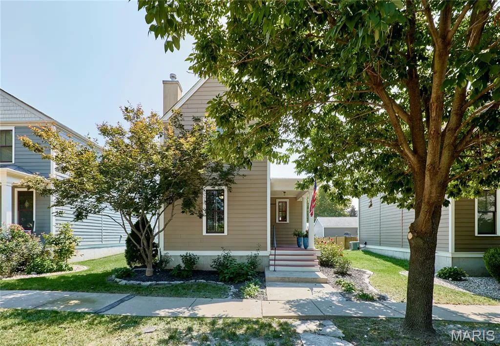 3321 Canal Street, St Charles, MO 63301 — listing photo 1 of 25
