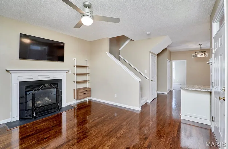 3321 Canal Street, St Charles, MO 63301 — listing photo 5 of 25