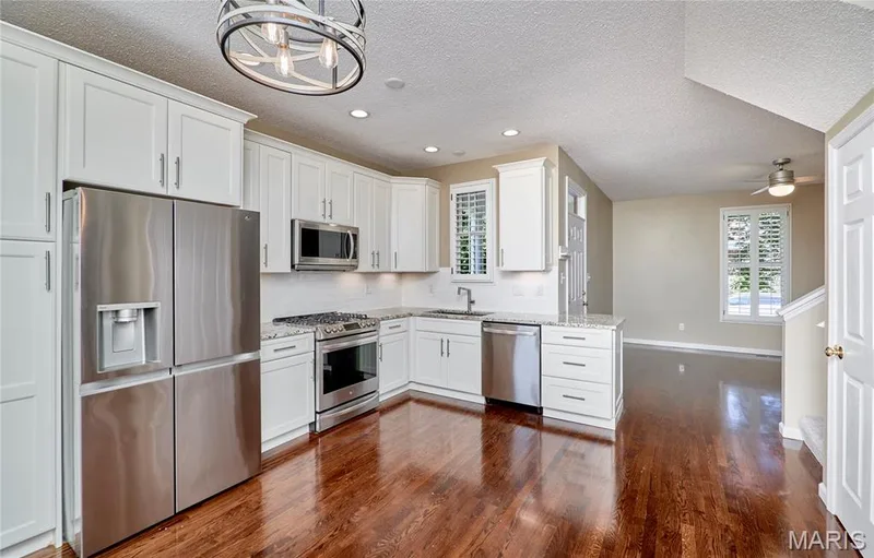 3321 Canal Street, St Charles, MO 63301 — listing photo 7 of 25