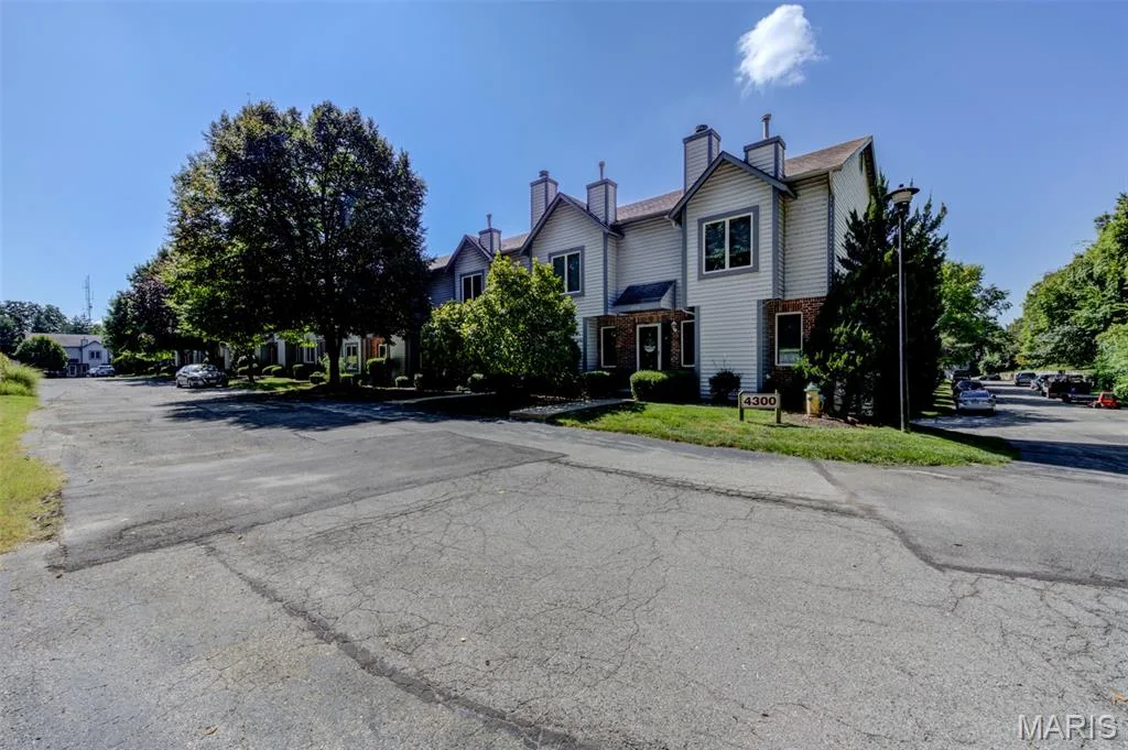 Front entrance — 4306 Sherman Park Drive #10F, St Charles, MO 63303