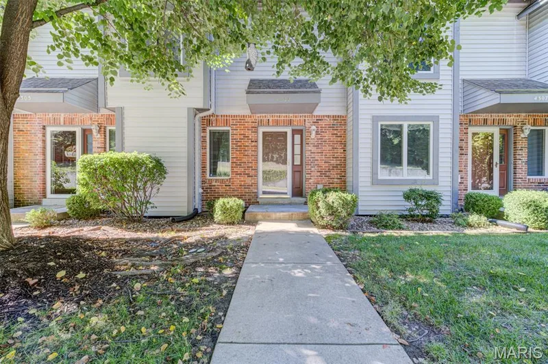 Walkway to front door entrance — 4306 Sherman Park Drive #10F, St Charles, MO 63303