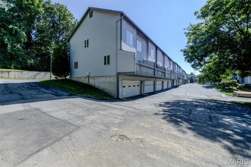 4306 Sherman Park Drive #10F, St Charles, MO 63303 — listing photo 18 of 19