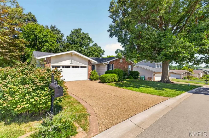 2550 Trenton Station, St Charles, MO 63303 — listing photo 2 of 40