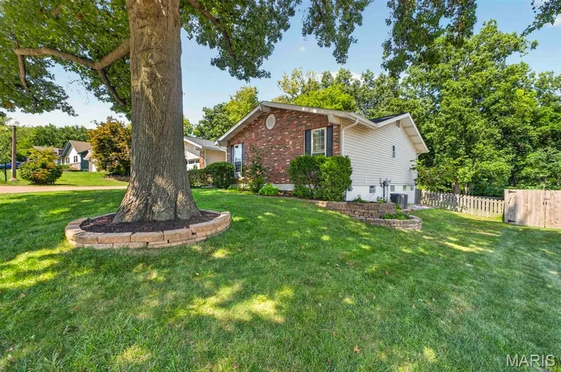 2550 Trenton Station, St Charles, MO 63303 — listing photo 3 of 40