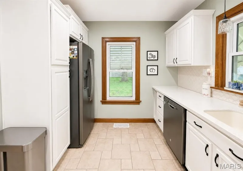 1029 Jackson Street, St Charles, MO 63301 — listing photo 19 of 42