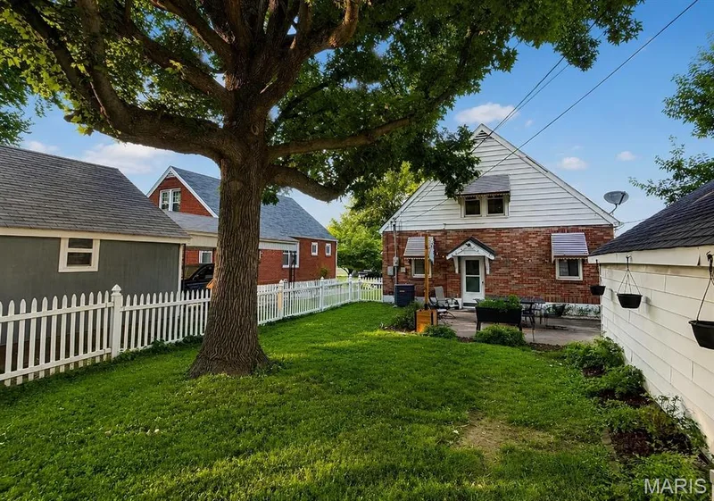 1029 Jackson Street, St Charles, MO 63301 — listing photo 36 of 42