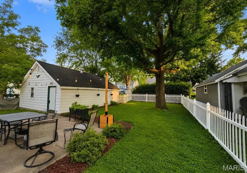 1029 Jackson Street, St Charles, MO 63301 — listing photo 37 of 42