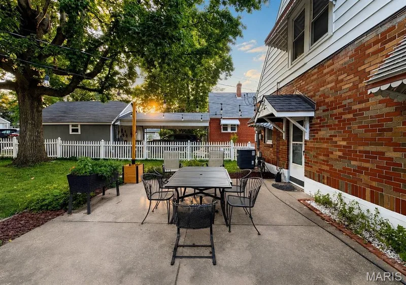 1029 Jackson Street, St Charles, MO 63301 — listing photo 38 of 42