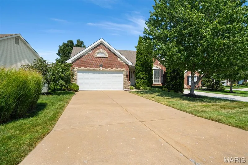 723 River Glen Drive, O'Fallon, MO 63368 — listing photo 2 of 49