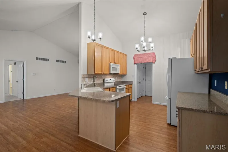 723 River Glen Drive, O'Fallon, MO 63368 — listing photo 13 of 49