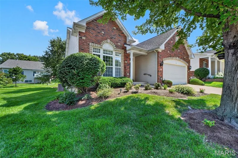 18 Eagle Bluff Lane, St Charles, MO 63303 — listing photo 6 of 46