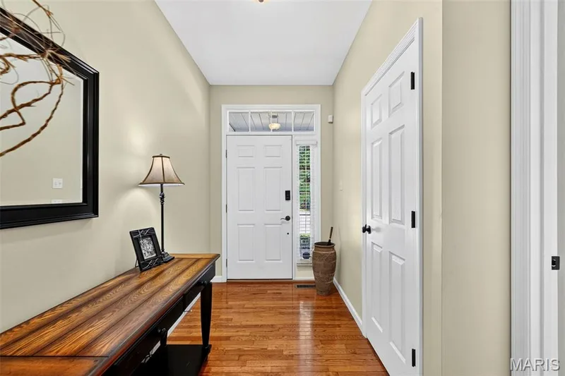 18 Eagle Bluff Lane, St Charles, MO 63303 — listing photo 9 of 46