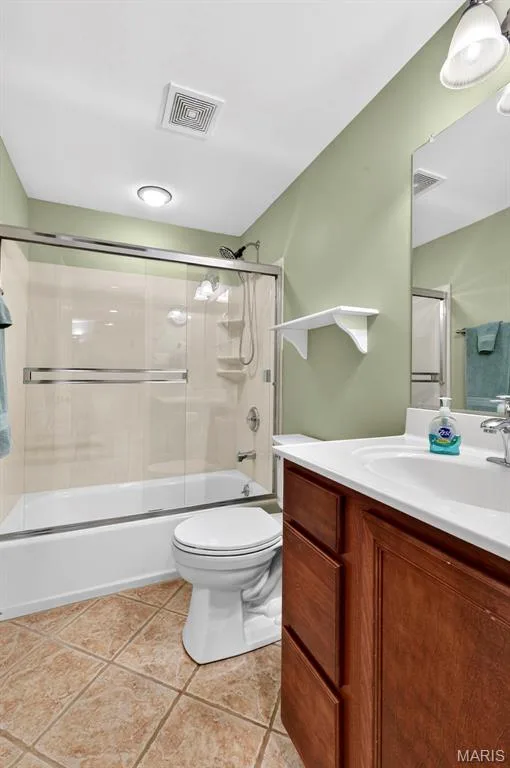 Full Bath w/Cermic Tile Flooring & Tall Toilet — 18 Eagle Bluff Lane, St Charles, MO 63303