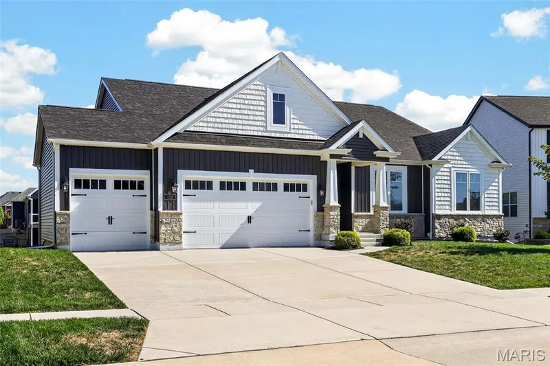 130 Far Meadow Drive, Lake St. Louis, MO 63367 — listing photo 3 of 80