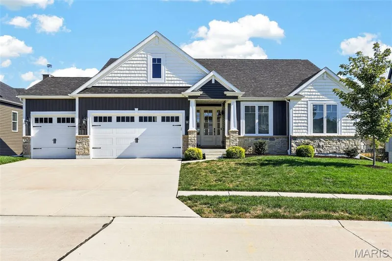 130 Far Meadow Drive, Lake St. Louis, MO β listing photo 1