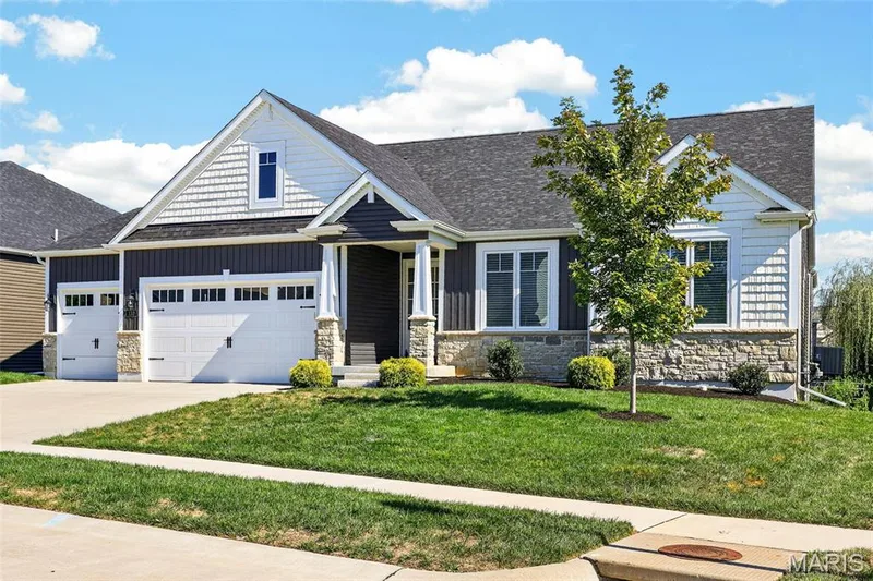 130 Far Meadow Drive, Lake St. Louis, MO 63367 — listing photo 4 of 80