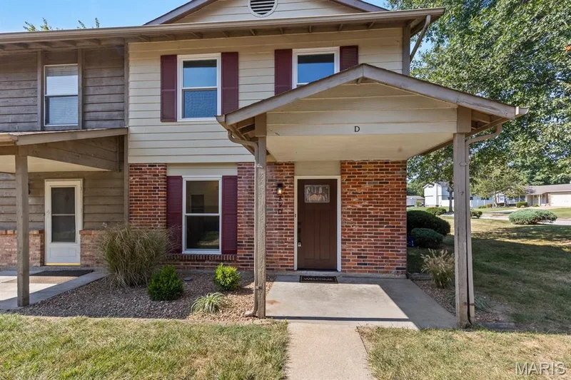 Covered front porch welcomes you home! — 39 Park Charles Boulevard S #D, St Peters, MO 63376