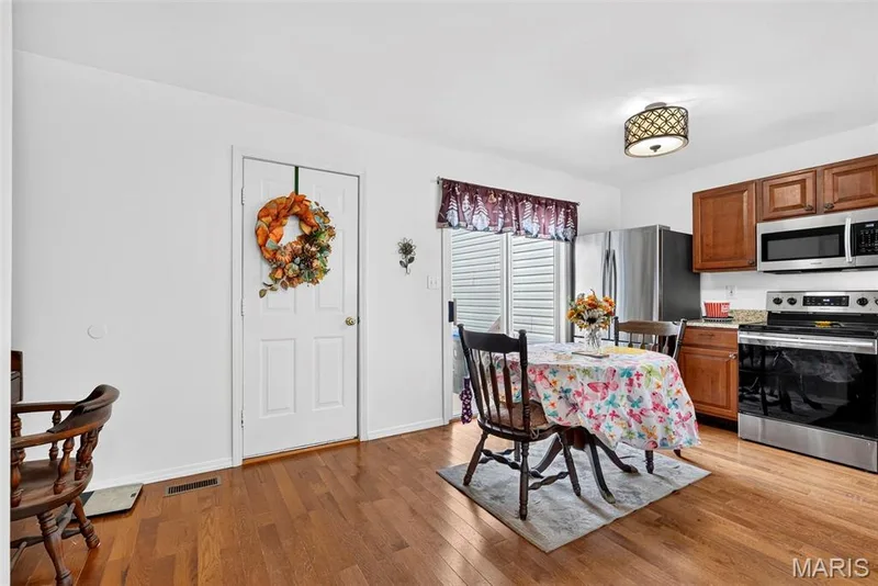 871 Boardwalk Springs Place, O'Fallon, MO 63368 — listing photo 7 of 24