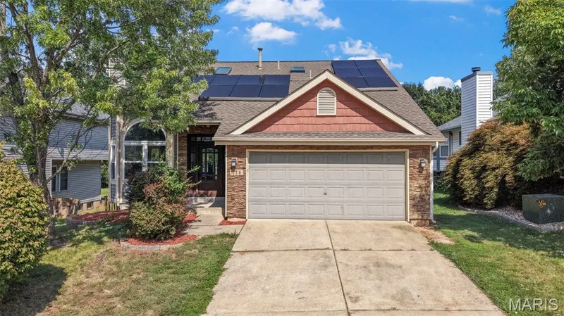 170 Autumn Chase Drive, O'Fallon, MO β listing photo 1