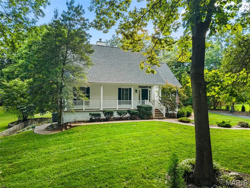 505 Bridle Path Lane, O'Fallon, MO β listing photo 1