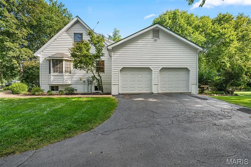 505 Bridle Path Lane, O'Fallon, MO 63366 — listing photo 6 of 29