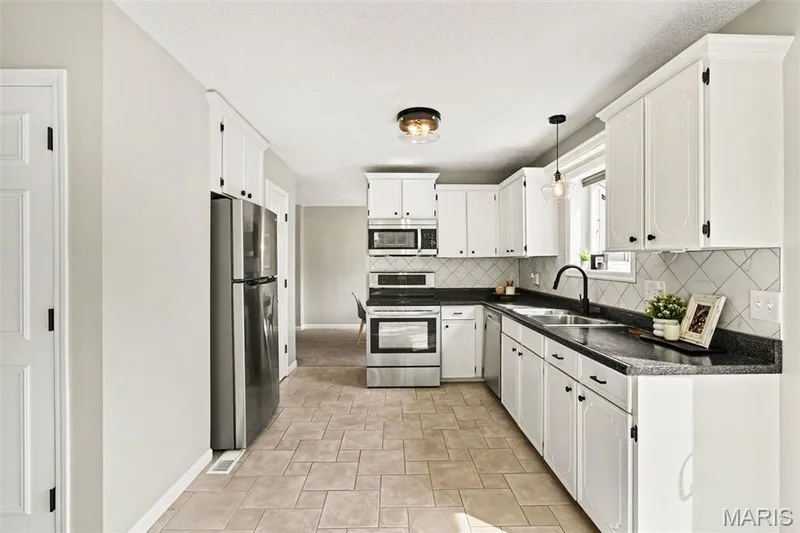 4533 Cambrook Drive, St Charles, MO 63304 — listing photo 8 of 28