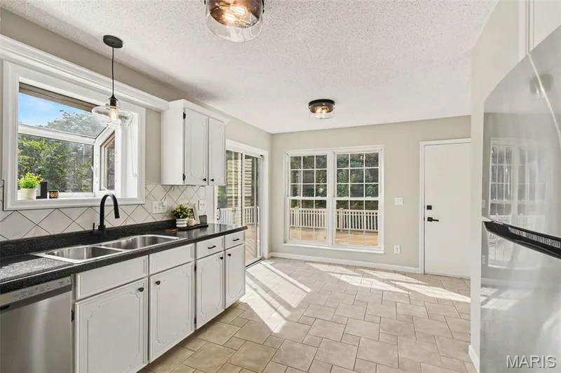 4533 Cambrook Drive, St Charles, MO 63304 — listing photo 9 of 28