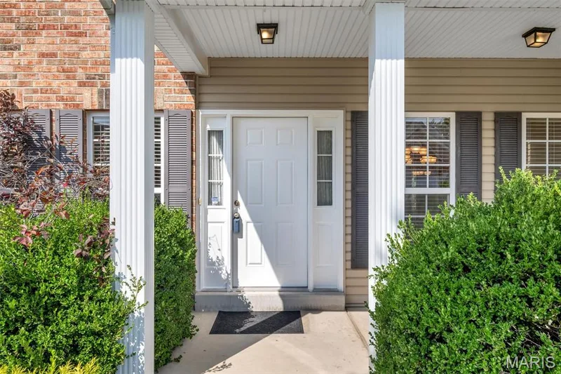 1016 Gardenbridge Place, St Charles, MO 63303 — listing photo 10 of 60