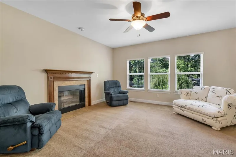 1016 Gardenbridge Place, St Charles, MO 63303 — listing photo 15 of 60