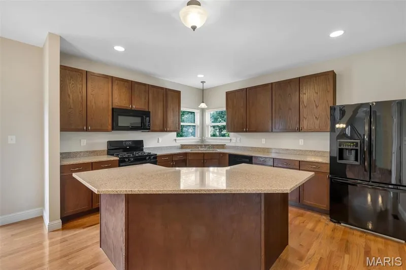 1016 Gardenbridge Place, St Charles, MO 63303 — listing photo 21 of 60