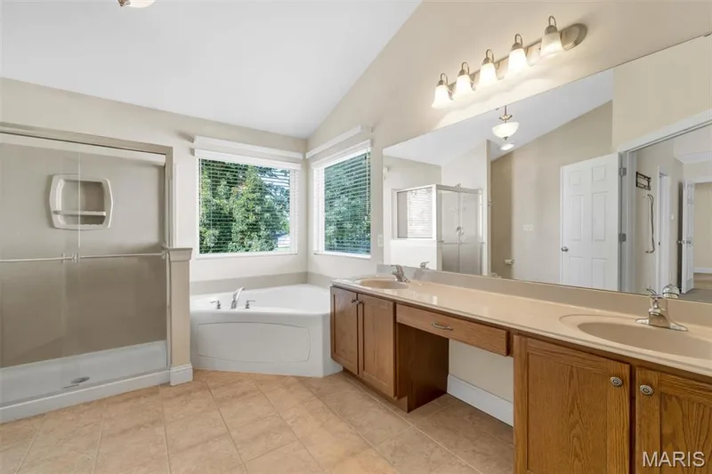 1016 Gardenbridge Place, St Charles, MO 63303 — listing photo 33 of 60