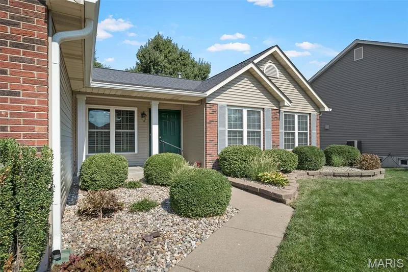 1822 Highgrove Drive, O'Fallon, MO 63366 — listing photo 4 of 36