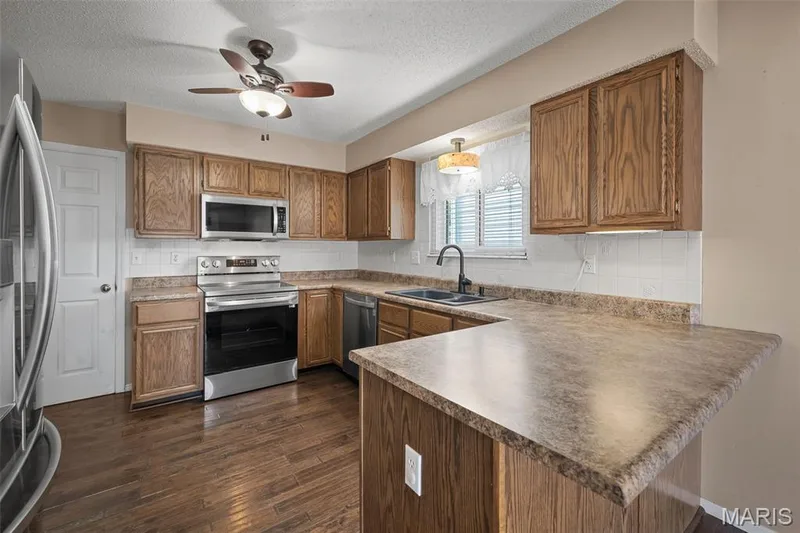 1822 Highgrove Drive, O'Fallon, MO 63366 — listing photo 13 of 36