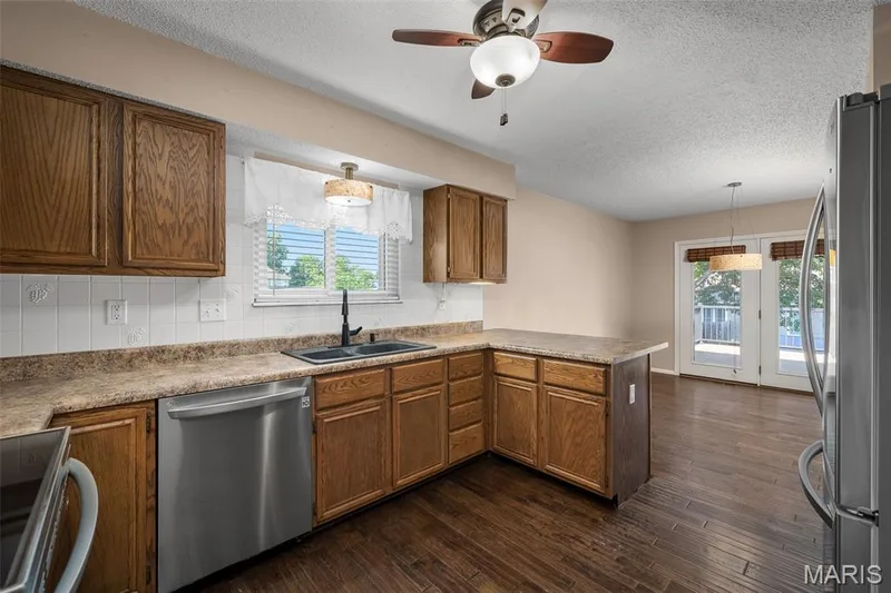 1822 Highgrove Drive, O'Fallon, MO 63366 — listing photo 15 of 36