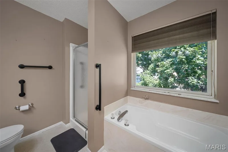 1822 Highgrove Drive, O'Fallon, MO 63366 — listing photo 20 of 36
