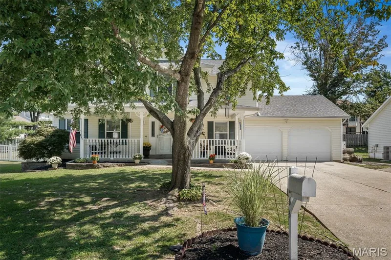 1266 Stephenridge Drive, St Charles, MO 63304 — listing photo 2 of 39