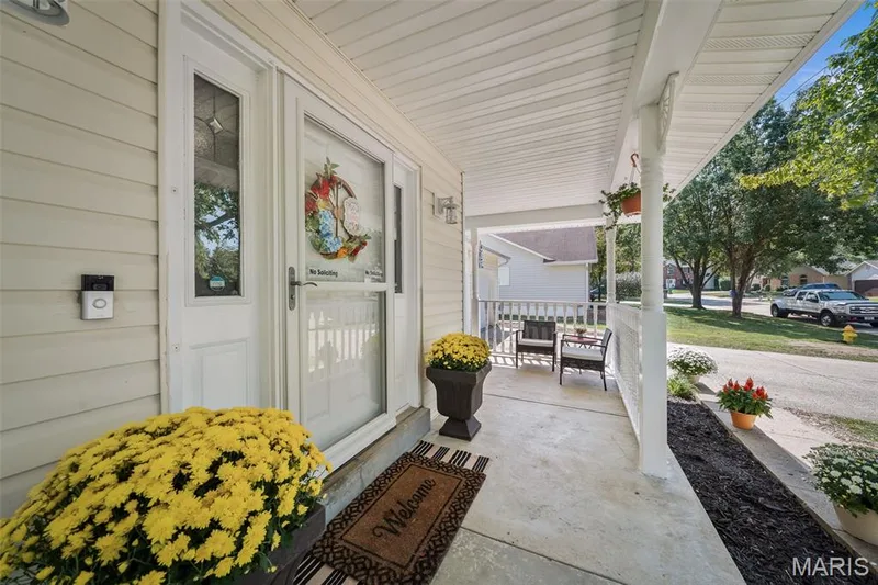 1266 Stephenridge Drive, St Charles, MO 63304 — listing photo 5 of 39