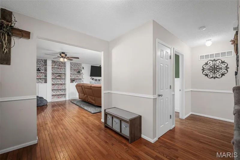 1266 Stephenridge Drive, St Charles, MO 63304 — listing photo 7 of 39