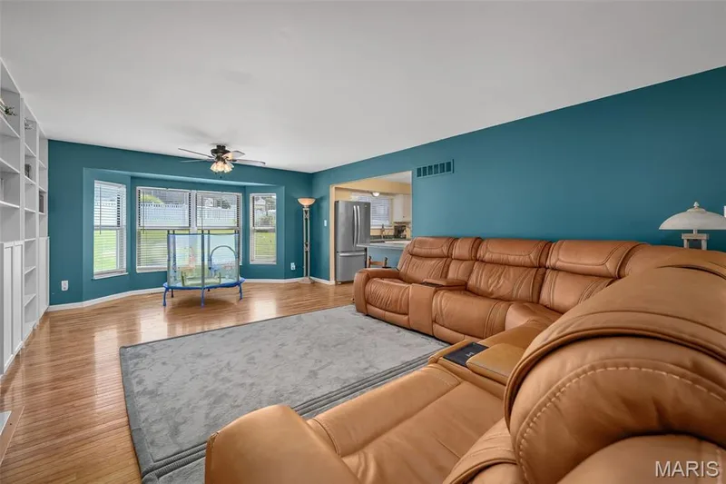 1266 Stephenridge Drive, St Charles, MO 63304 — listing photo 9 of 39
