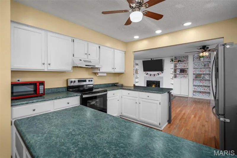 1266 Stephenridge Drive, St Charles, MO 63304 — listing photo 15 of 39
