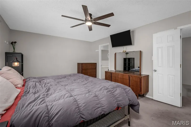 1266 Stephenridge Drive, St Charles, MO 63304 — listing photo 20 of 39