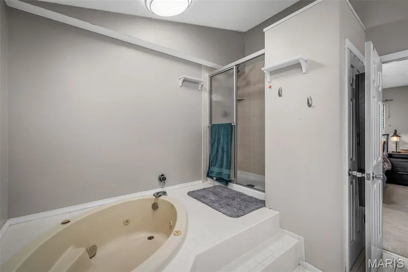 1266 Stephenridge Drive, St Charles, MO 63304 — listing photo 24 of 39