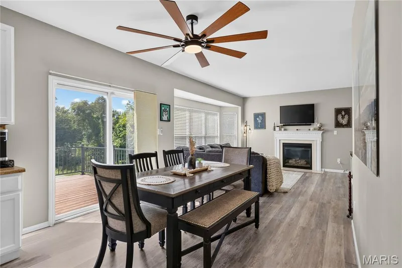465 Fall River Lane, St Charles, MO 63304 — listing photo 6 of 30