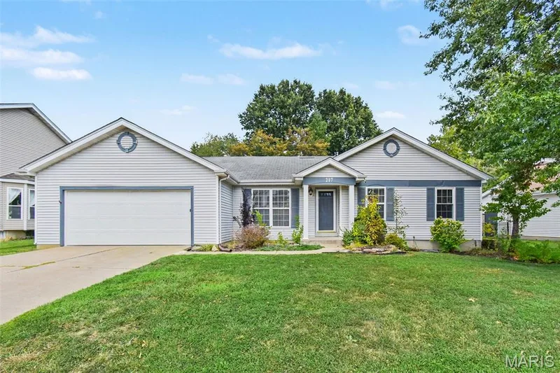 217 Royallsprings Parkway, O'Fallon, MO 63368 — listing photo 1 of 15