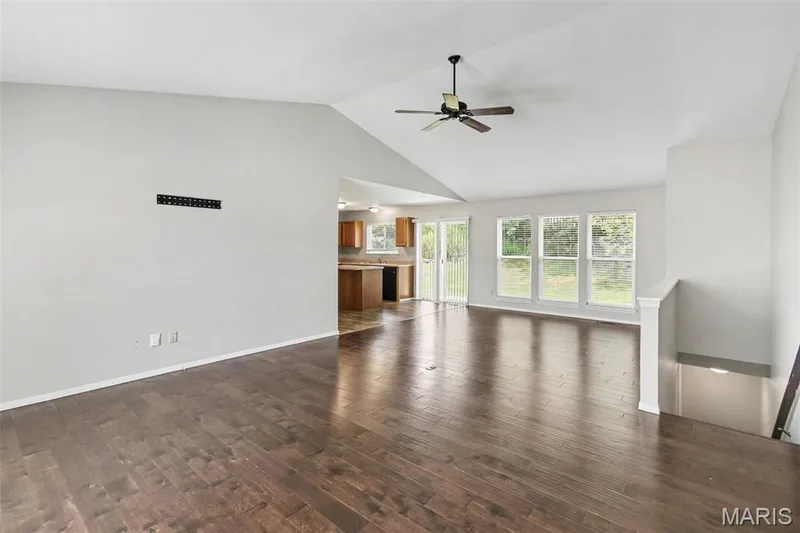 217 Royallsprings Parkway, O'Fallon, MO 63368 — listing photo 3 of 15