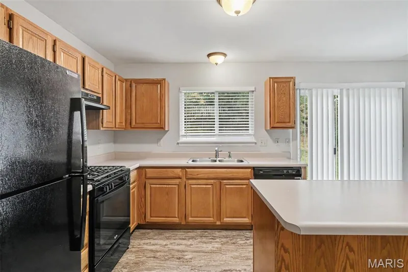 217 Royallsprings Parkway, O'Fallon, MO 63368 — listing photo 6 of 15