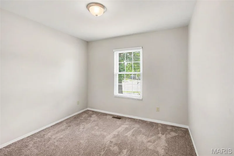 217 Royallsprings Parkway, O'Fallon, MO 63368 — listing photo 12 of 15