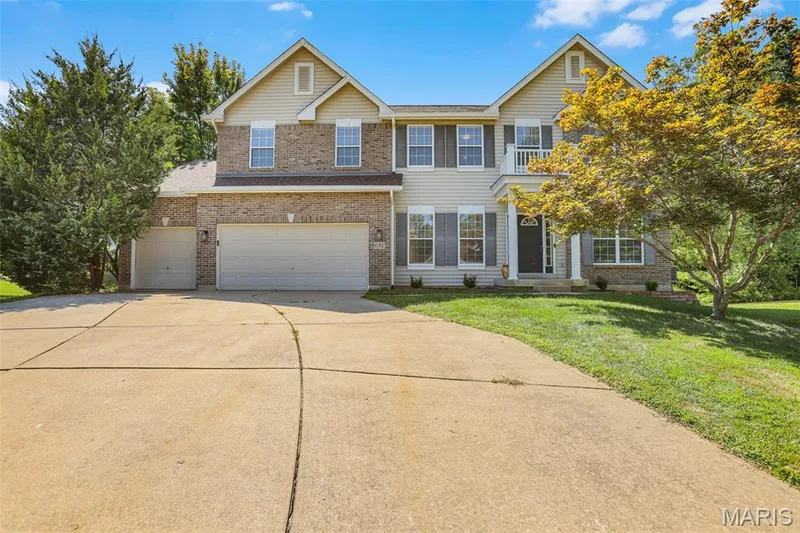 681 Zumwalt Crossing, O'Fallon, MO 63366 — listing photo 2 of 55