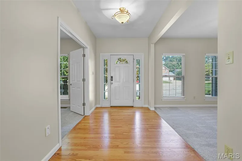 681 Zumwalt Crossing, O'Fallon, MO 63366 — listing photo 11 of 55